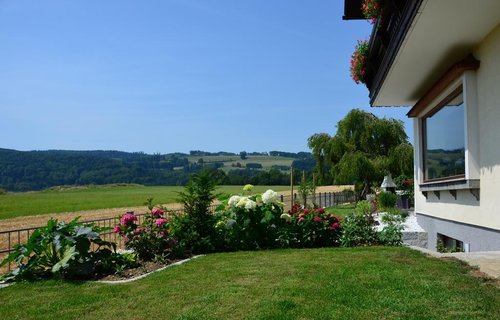 ホテル Haus Gruber Attersee エクステリア 写真