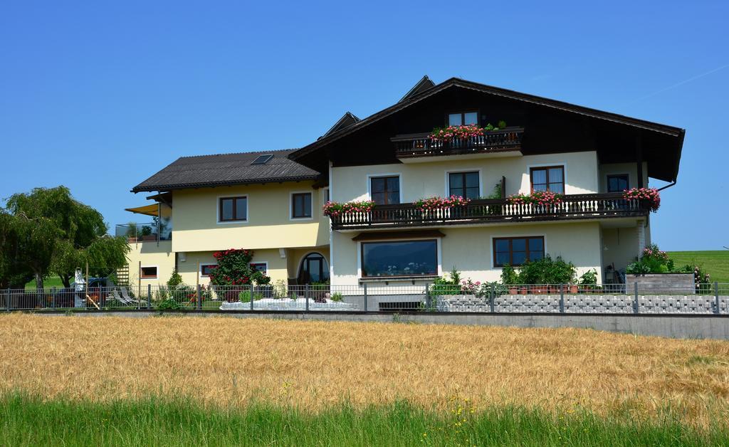 ホテル Haus Gruber Attersee エクステリア 写真