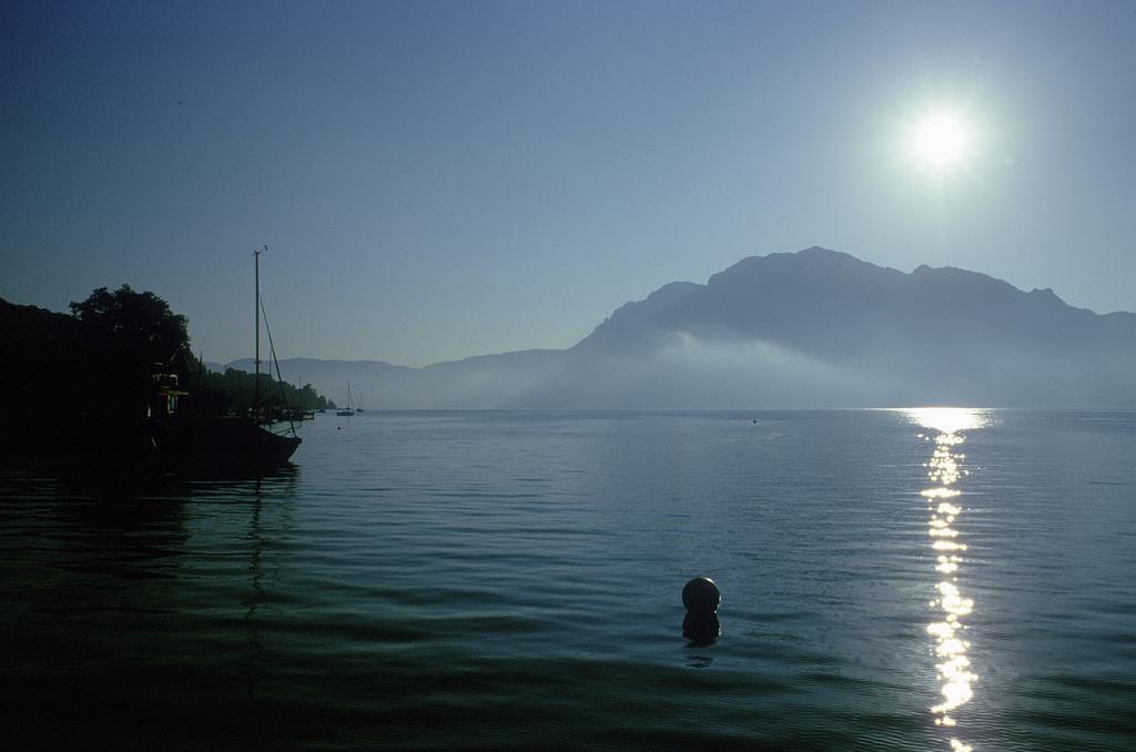 ホテル Haus Gruber Attersee エクステリア 写真