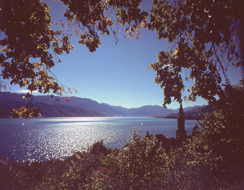 ホテル Haus Gruber Attersee エクステリア 写真